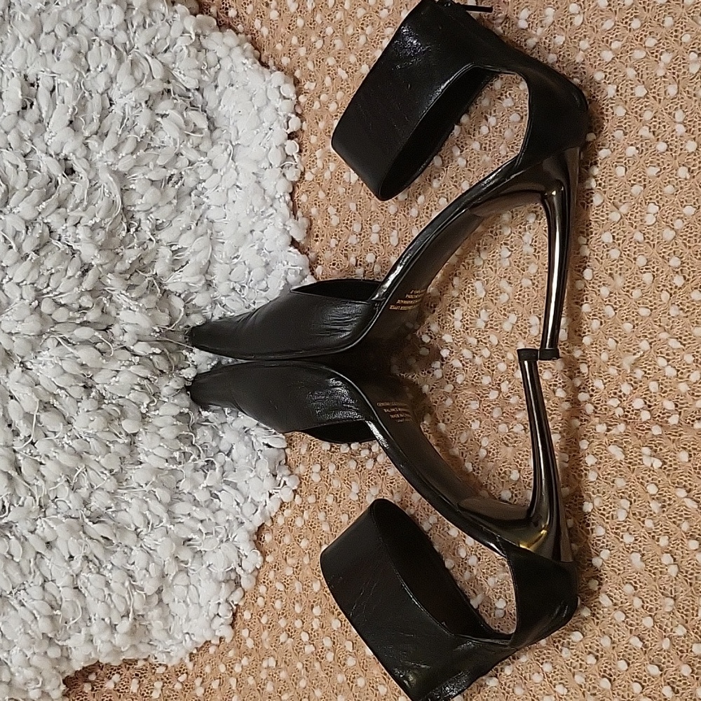 Colin Stuart Heels - image 5